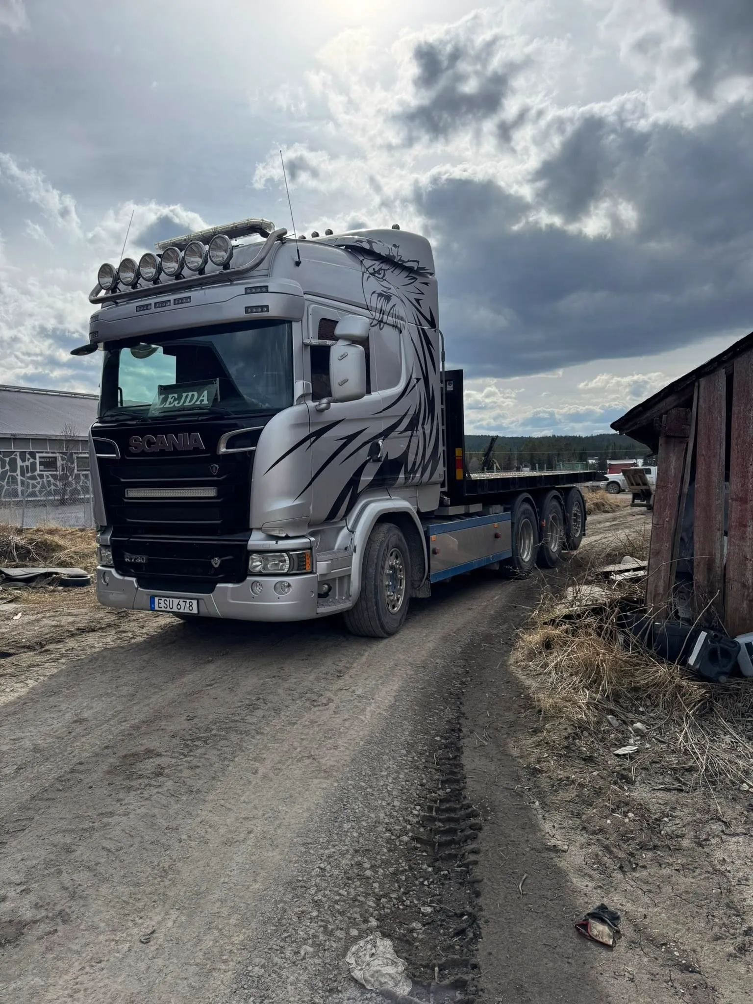 Grusleverans med lastbil i Jämtland